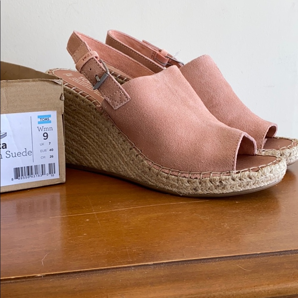 Toms Monica wedge size 9 Bloom suede